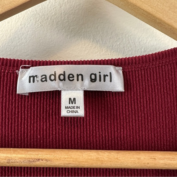 Madden Girl Ribbed Cardigan Burgundy Red Bulldog Embroidery Button Front Size M - Picture 3 of 8